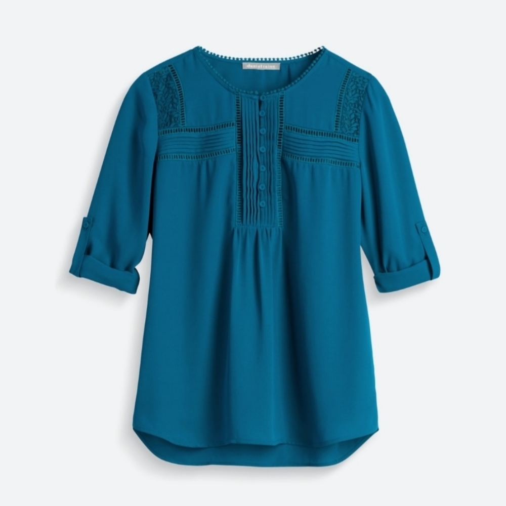 Daniel Rainn teal top